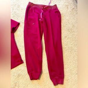 Figs size medium dark magenta Zamora jogger scrub pants